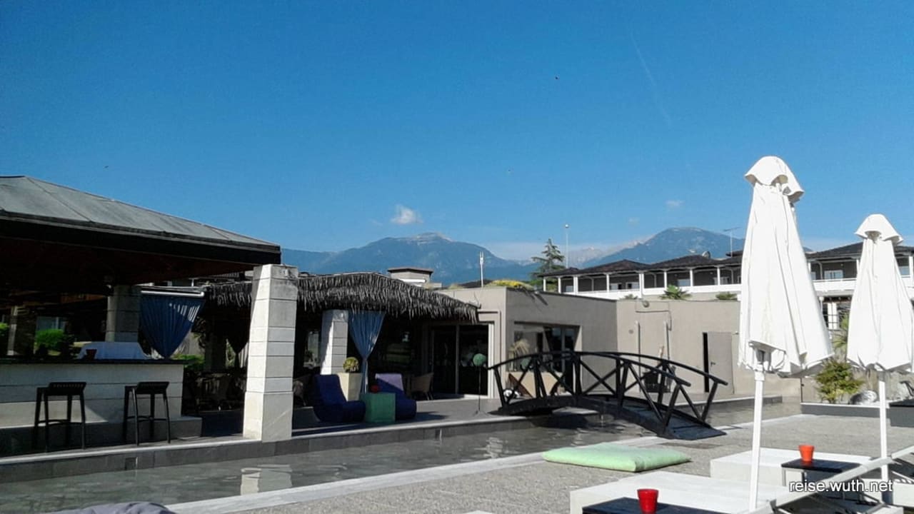 Poolbar Hotel Dion Palace Resort and Spa