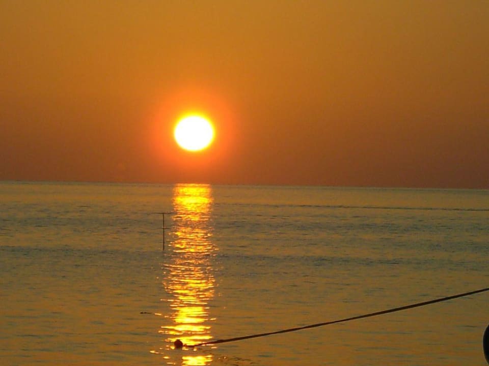 Sonnenuntergang Embudu Village