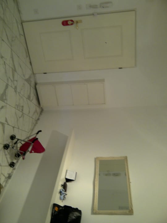 Zimmer 501: Eingangsbereich Villa Sassa