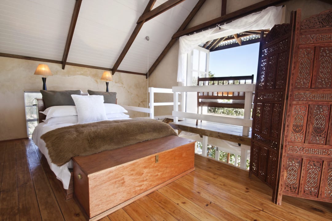 Anneline Garden cottage bedroom Arumvale Country House