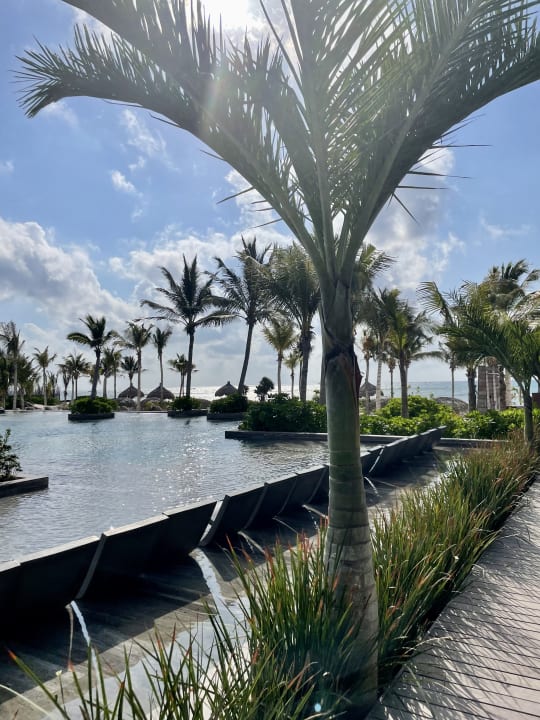 Pool Impression Moxché by Secrets