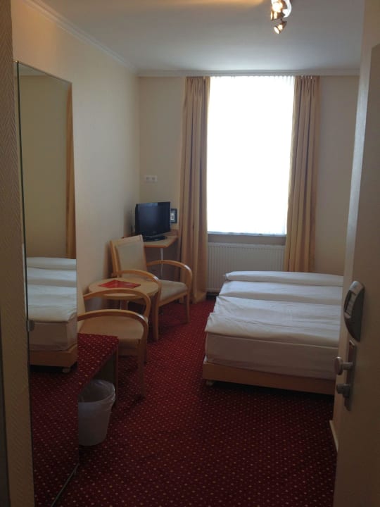 Kleines Zimmer PLAZA INN Hamburg Moorfleet