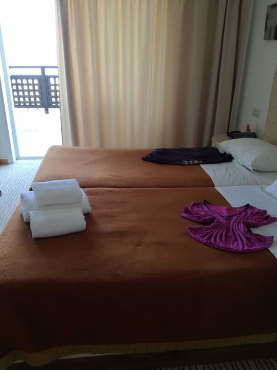 Zimmer Olympian Bay Grand Resort