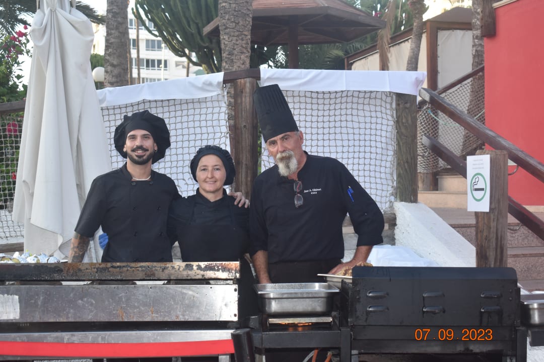 Gastro HL Miraflor Suites Hotel