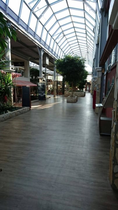 Anlage innen Ferienwohnungen Ferienpark Weissenhäuser Strand