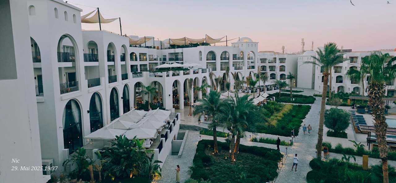 Gartenanlage Serry Beach Resort