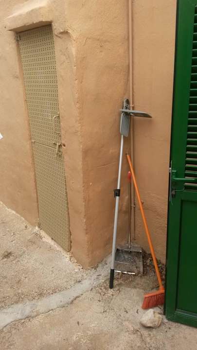 Blick auf Abstellkammer Finca Kalotta