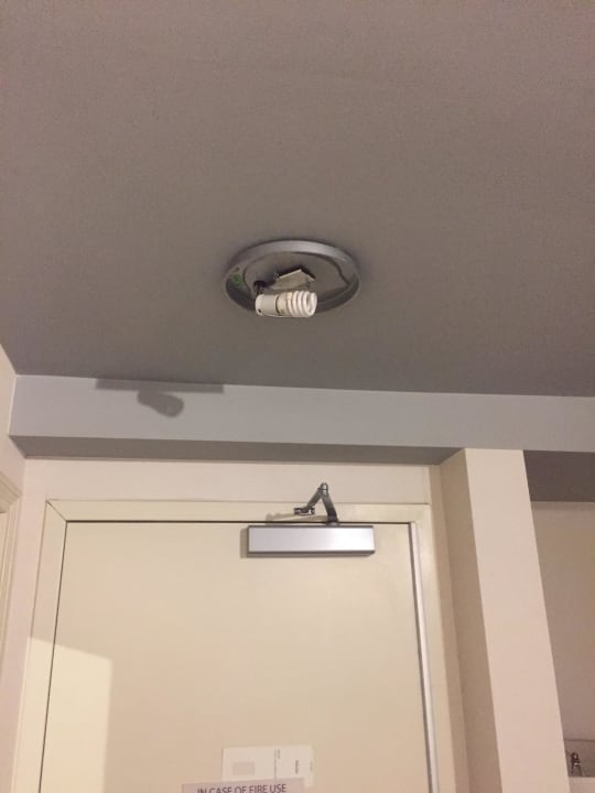 Abdeckung der Lampe fehlt Stewart Hotel