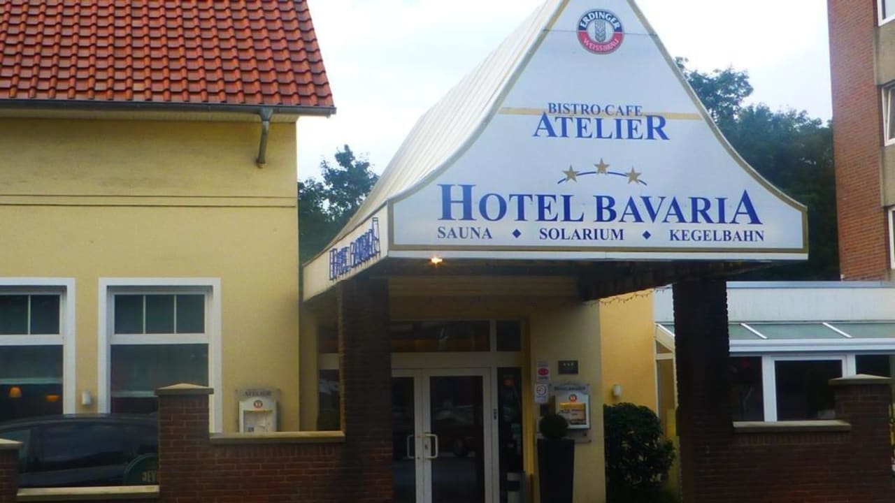 Haupteingang. Hotel Bavaria Oldenburg