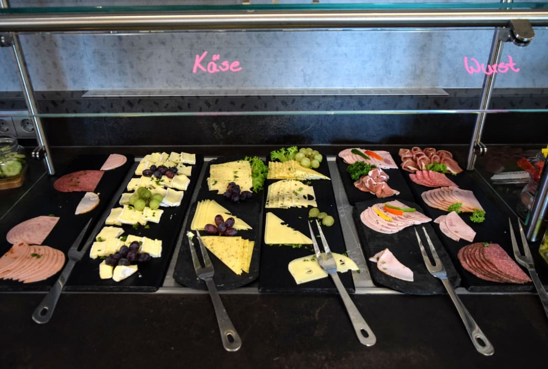 Gastro Holiday Inn - the niu, Hide Berlin Friedrichshain