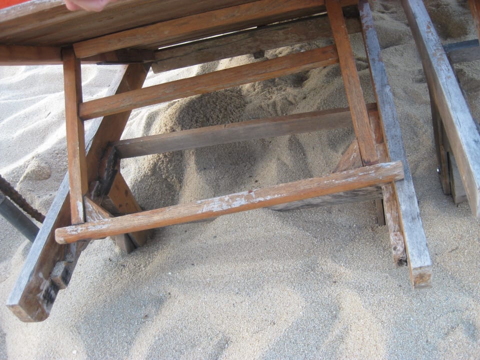 Kaputte Liege - auch keine Ausnahme Bandara Spa Resort & Pool Villas, Samui