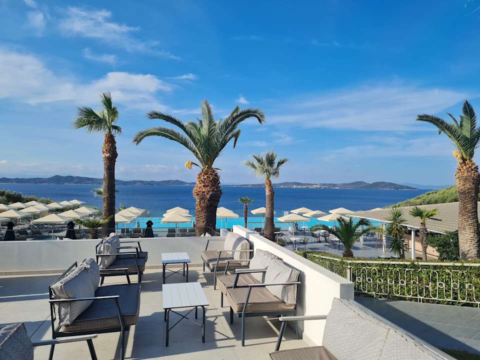 Pool Akrathos Beach Hotel