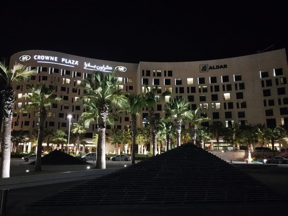 Außenansicht Crowne Plaza Hotel Yas Island