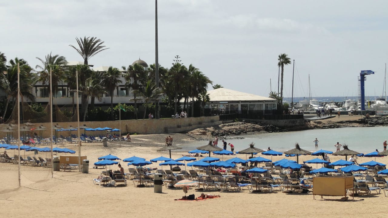 Blick zur Hotelanlage Barcelo Castillo Beach Resor Barceló Fuerteventura Castillo