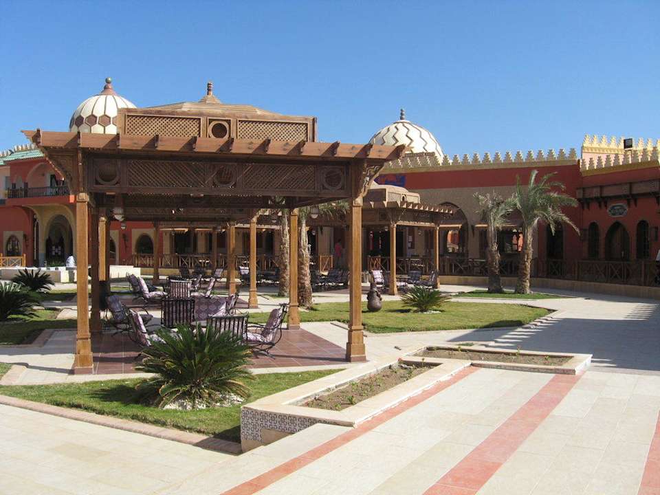 Главнвя улица Pickalbatros Alf Leila Wa Leila Resort - Neverland Hurghada