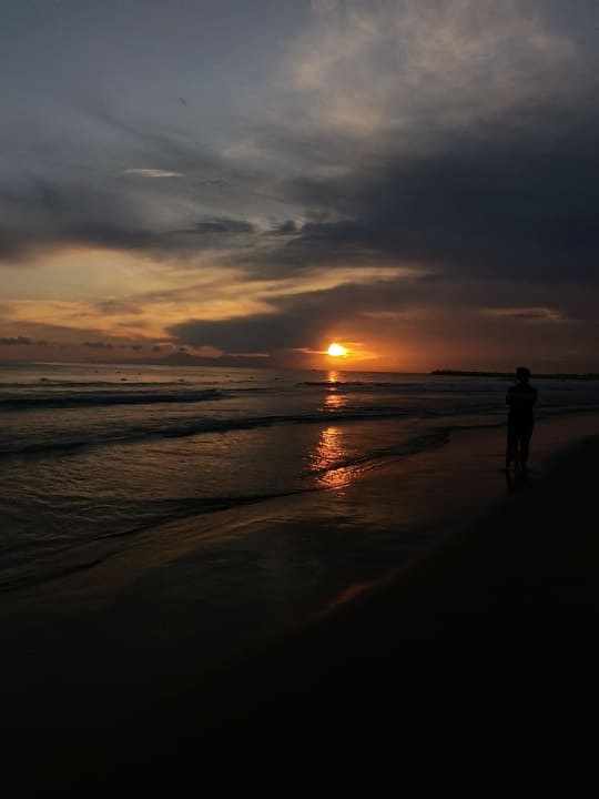 Strand Well Palace Side