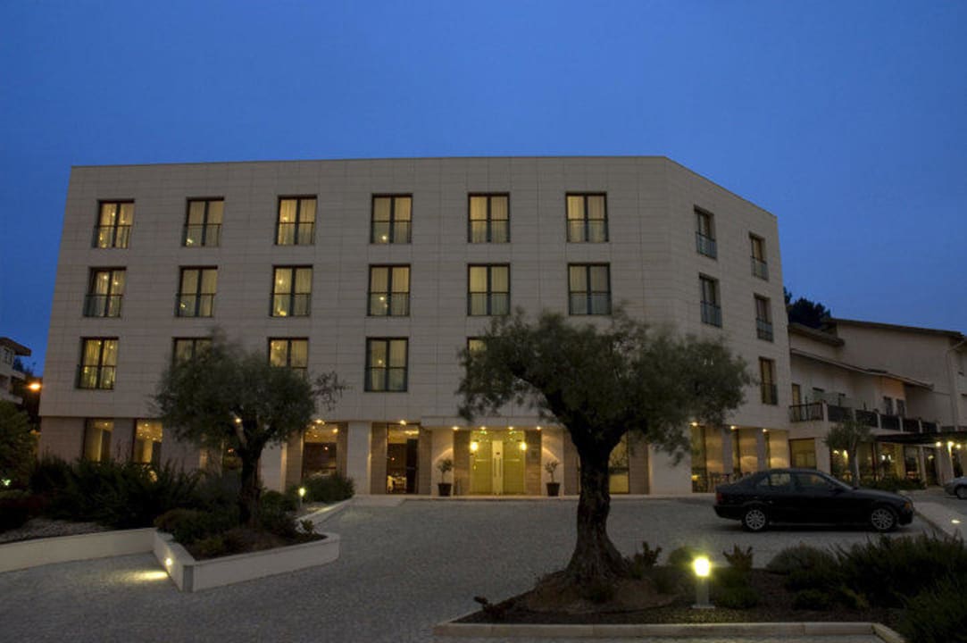 Sun down exterior view of the hotel Dom Gonçalo Hotel & Spa
