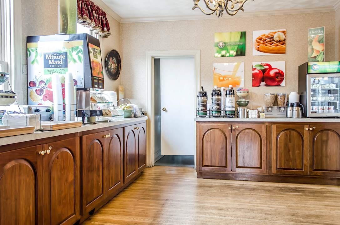 Victorian Breakfast Cottage Quality Inn Gettysburg Battlefield