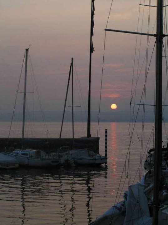 Sonnenuntergang am Gardasee Baumgartner's Blumenhotel