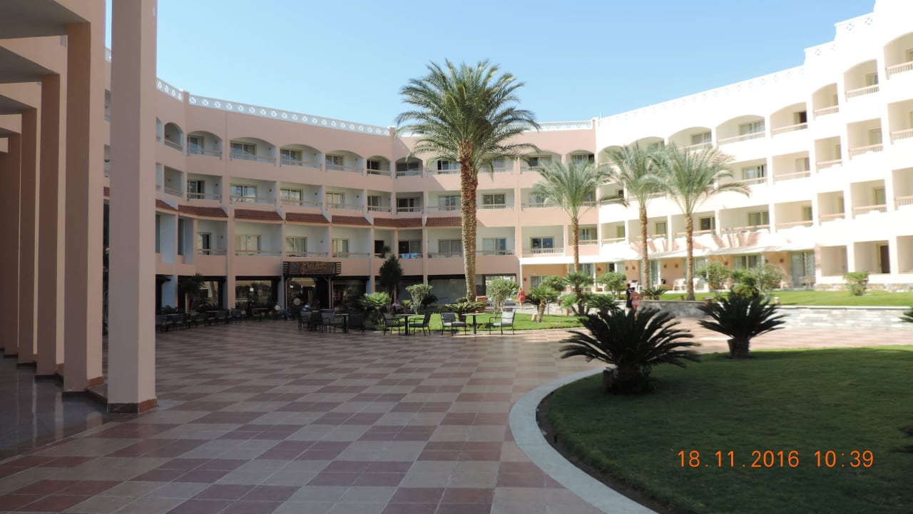 Hotel innenhof Beach Albatros Resort