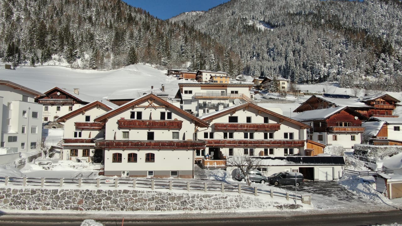 Außenansicht Hohe Burg Alpengasthof