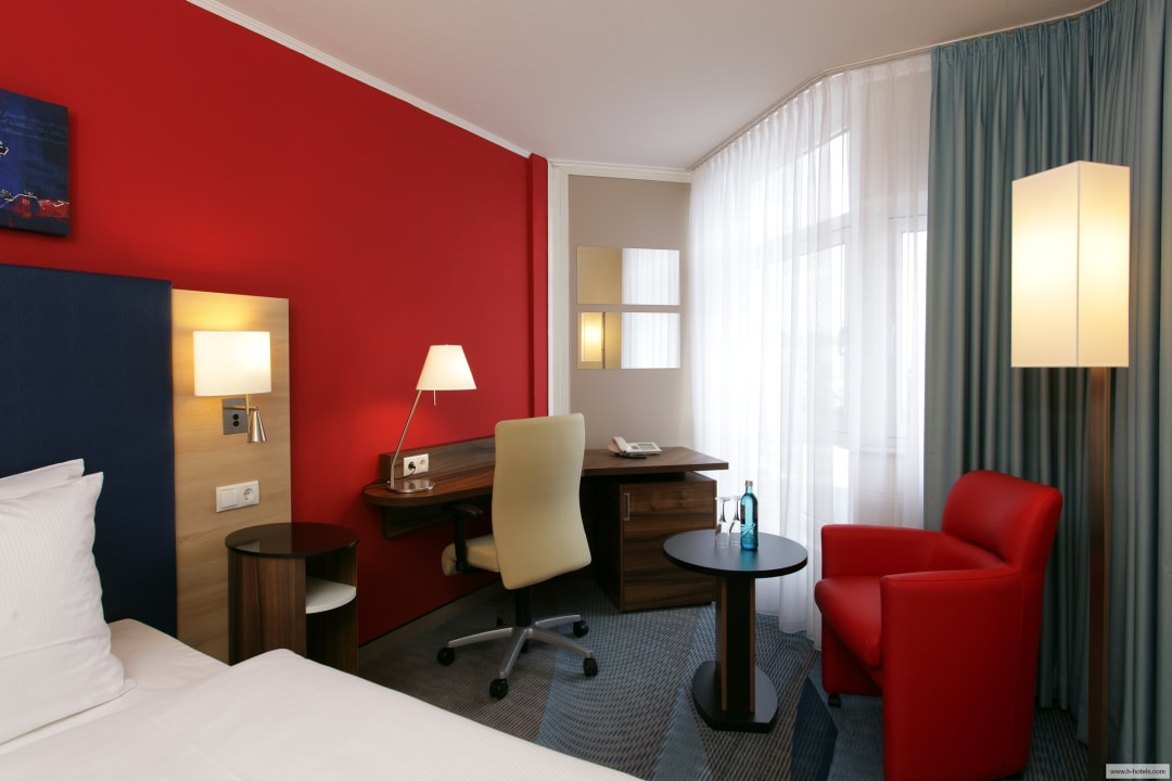 Zimmer H+ Hotel Köln Brühl