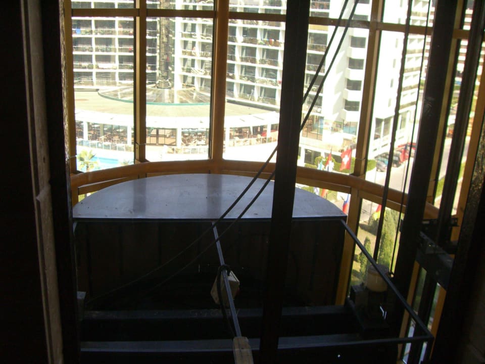 Lift - Zugseile gerissen Imperial Palace Hotel