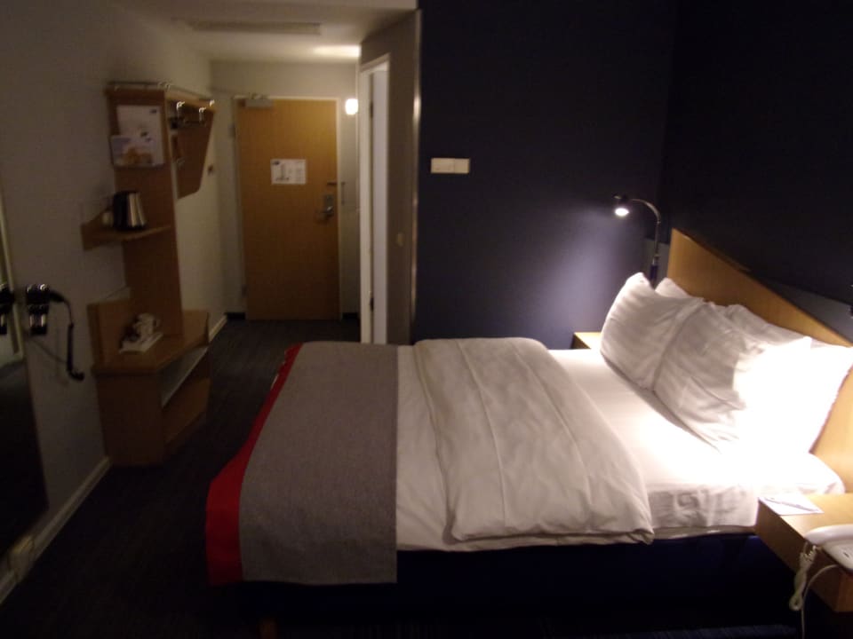 Zimmer Holiday Inn Express Frankfurt - Airport