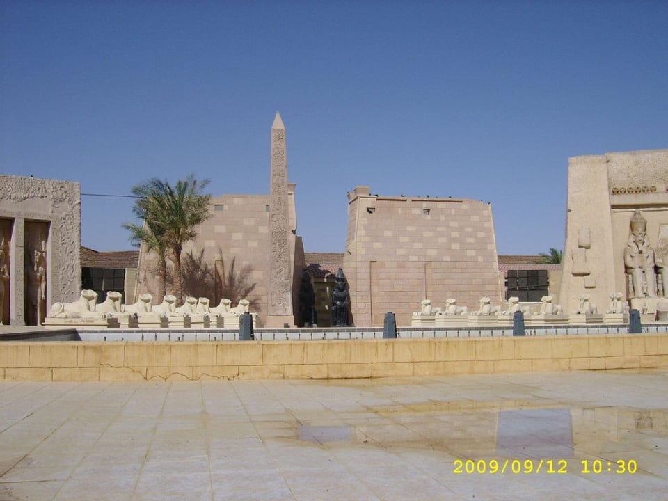 Nachgebaute Wahrzeichen Pickalbatros Alf Leila Wa Leila Resort - Neverland Hurghada