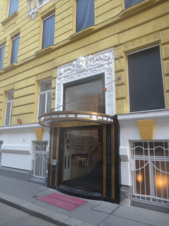 Außenansicht Carlton Opera Hotel