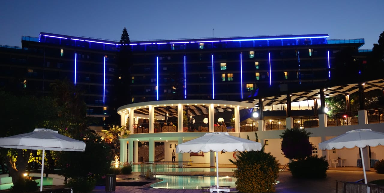 Außenansicht Hotel Calypso Beach