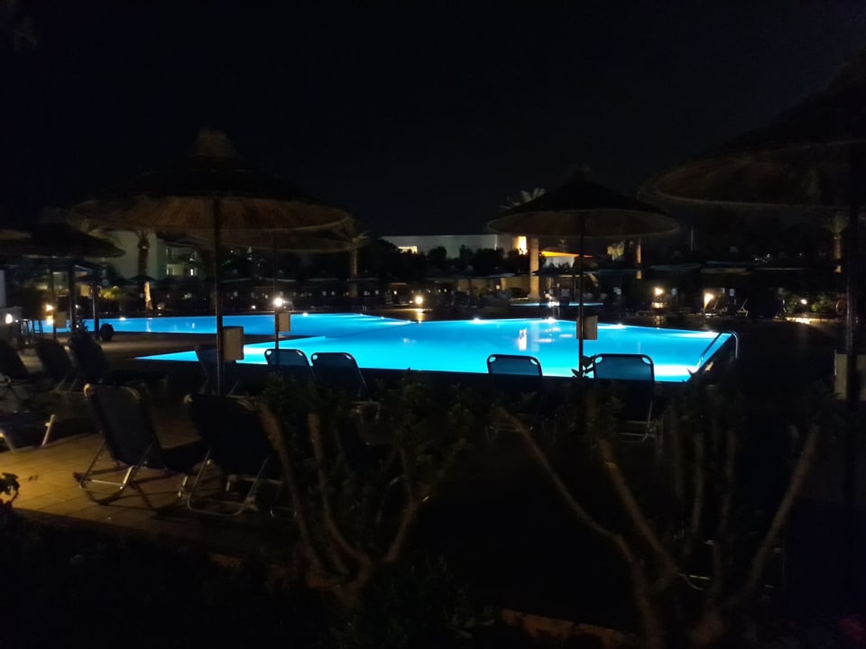 Pool Anissa Beach & Village
