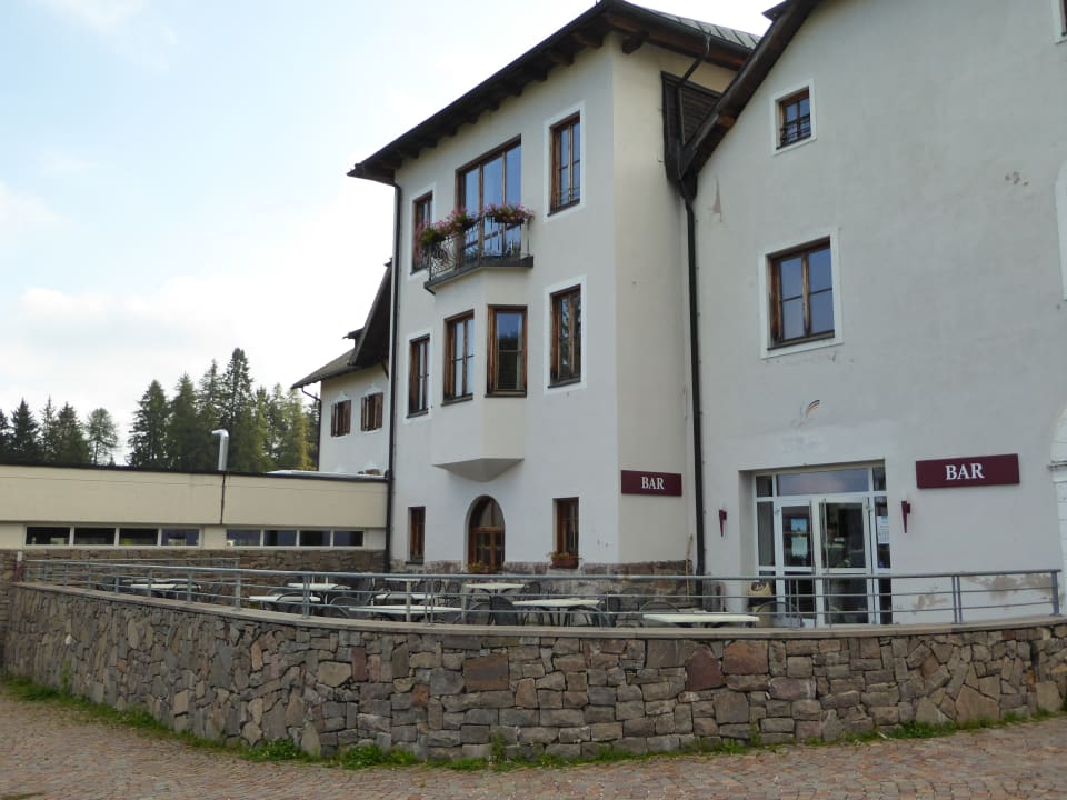 Außenansicht Hotel Weissenstein