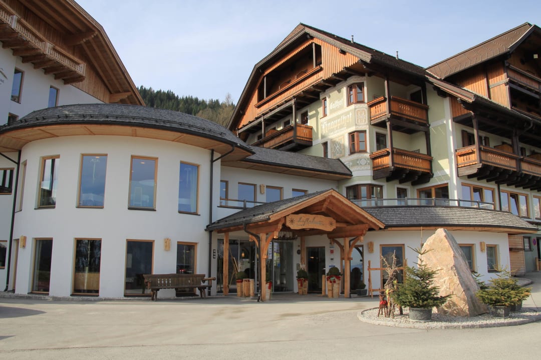 Eingangsbereich Natur & Wellnesshotel Höflehner