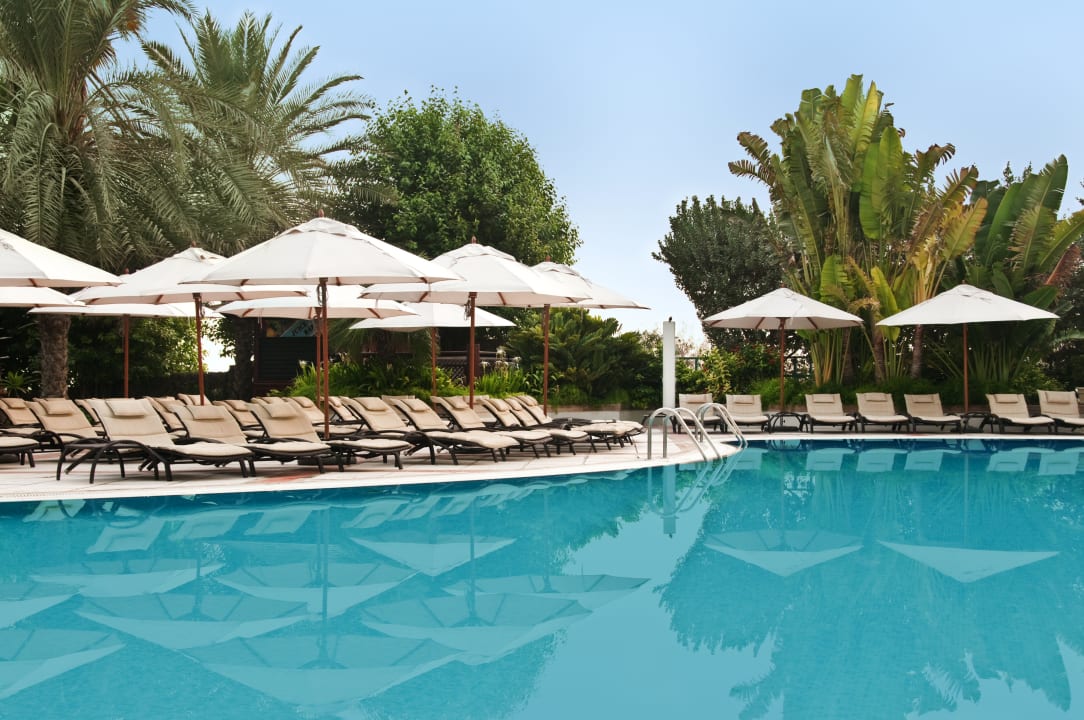 Pool Hilton Dubai Jumeirah