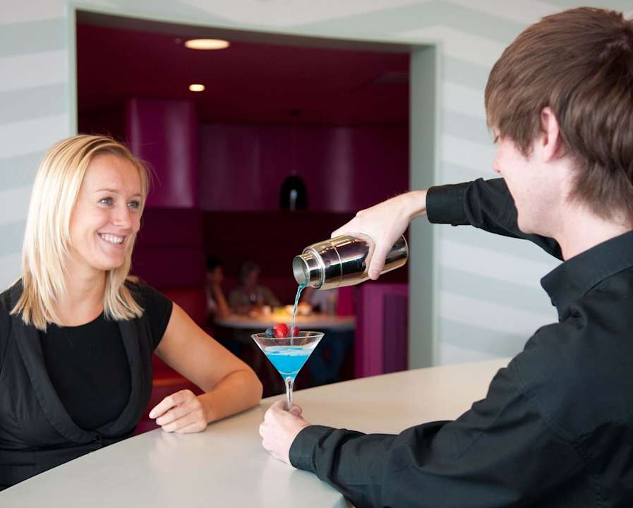 Cocktails in Rotunda Bar Hotel The Midland