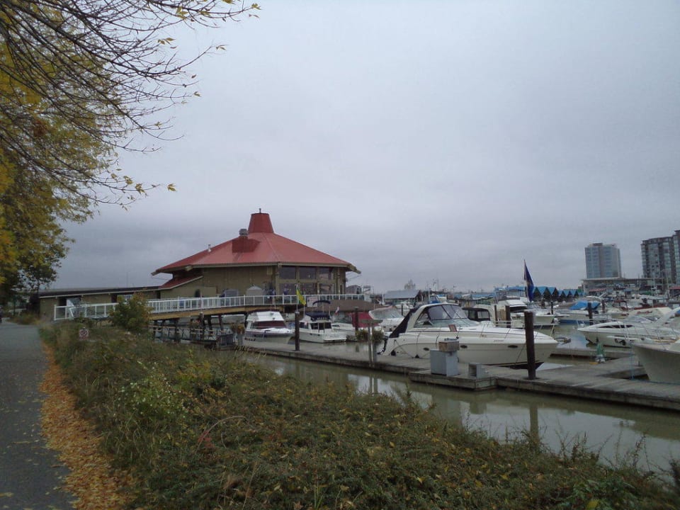 Marina mit Restaurant Pier 93 Pacific Gateway Hotel at Vancouver Airport