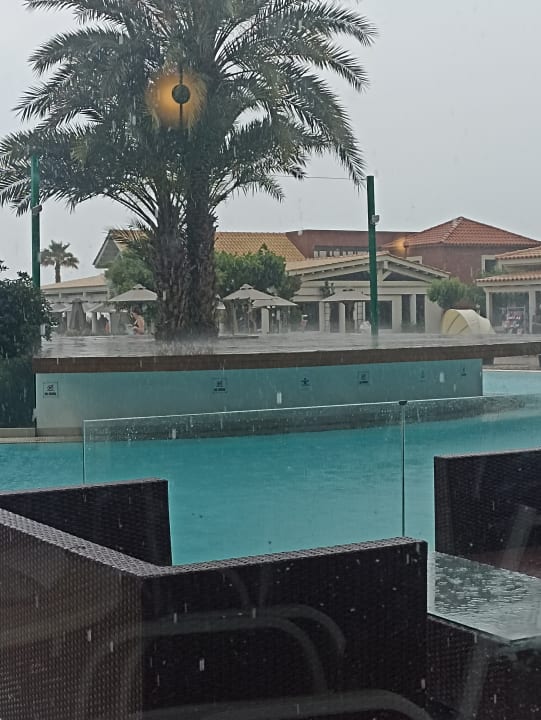 Pool Esperides Beach Resort