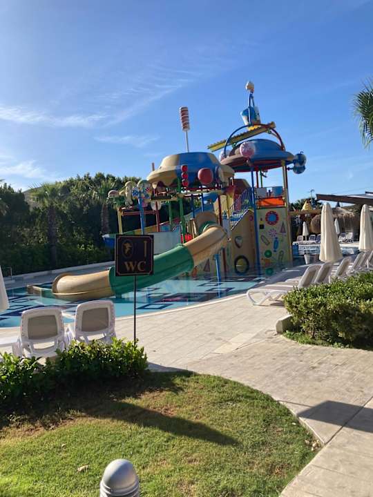 Pool Saturn Palace Resort Hotel