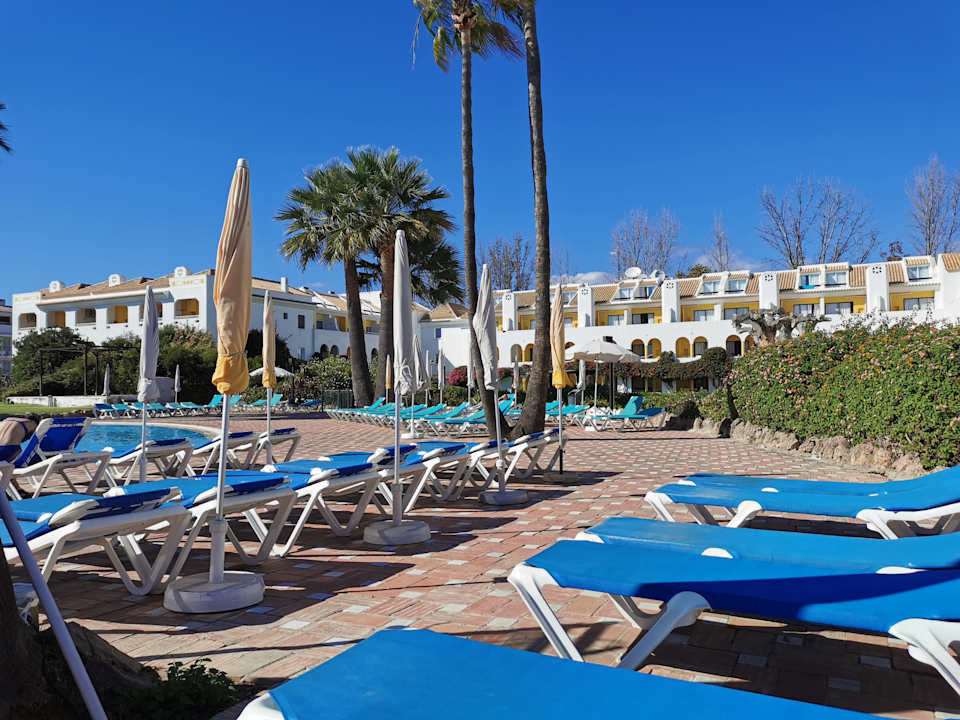 Pool Golden Club Cabanas