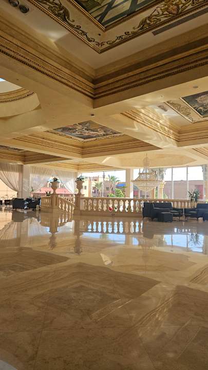 Lobby Hotel Titanic Palace