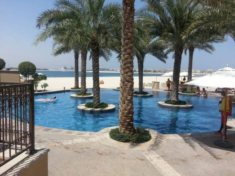 Pool  Fairmont The Palm