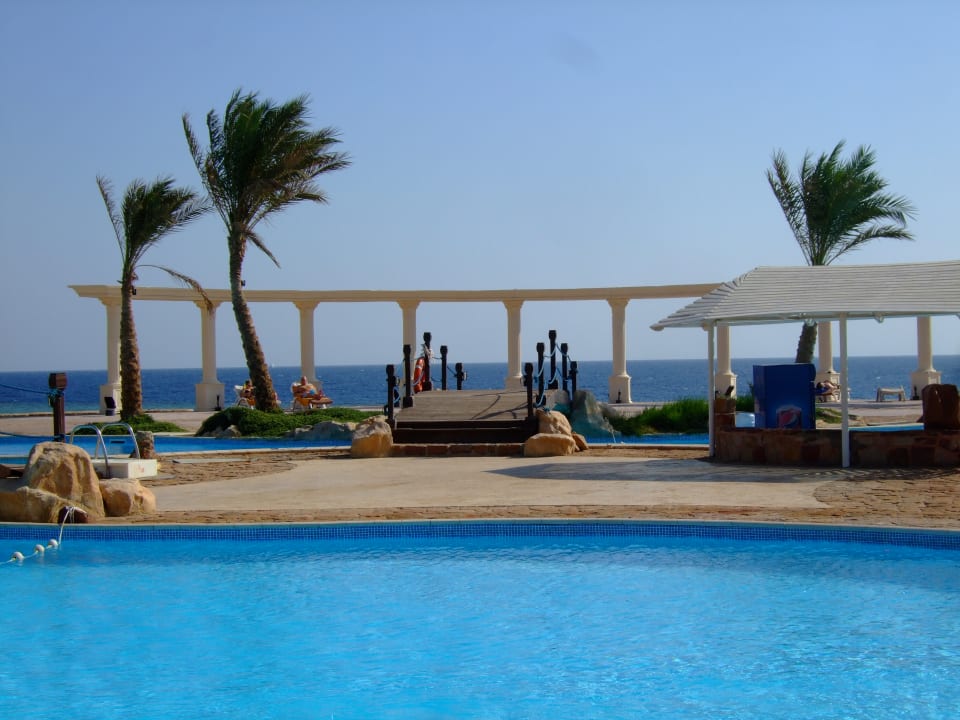 Pool Three Corners Equinox Beach Resort