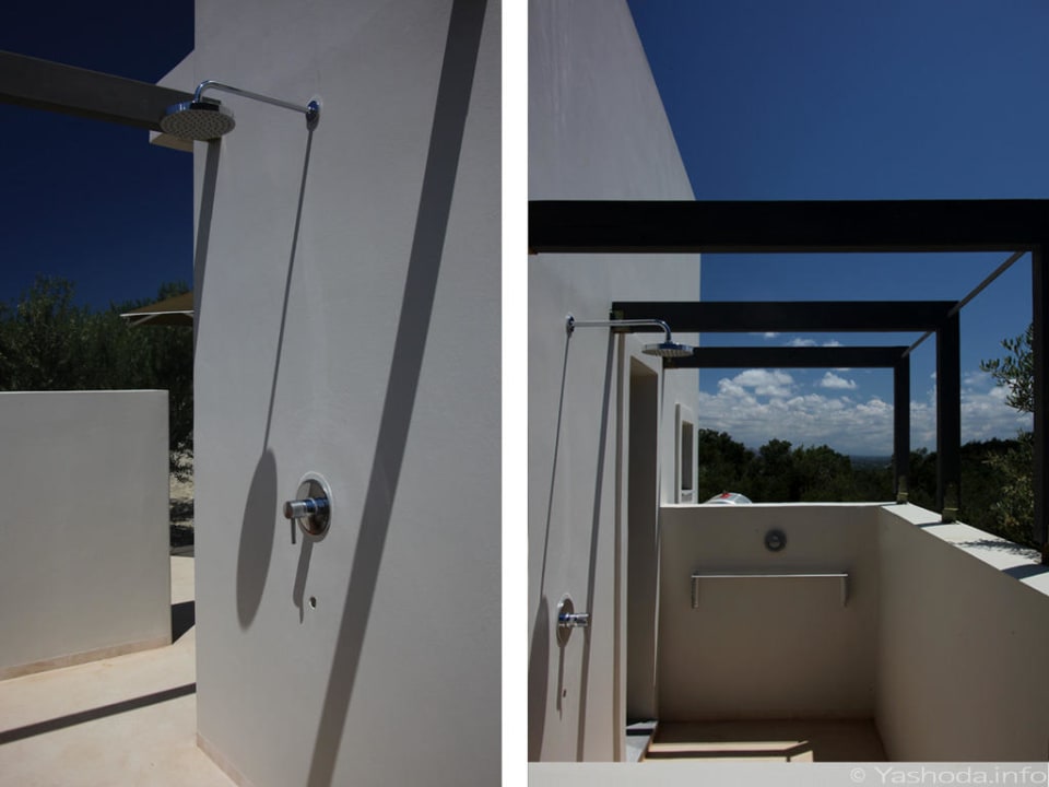 Außendusche Niriida Guesthouse