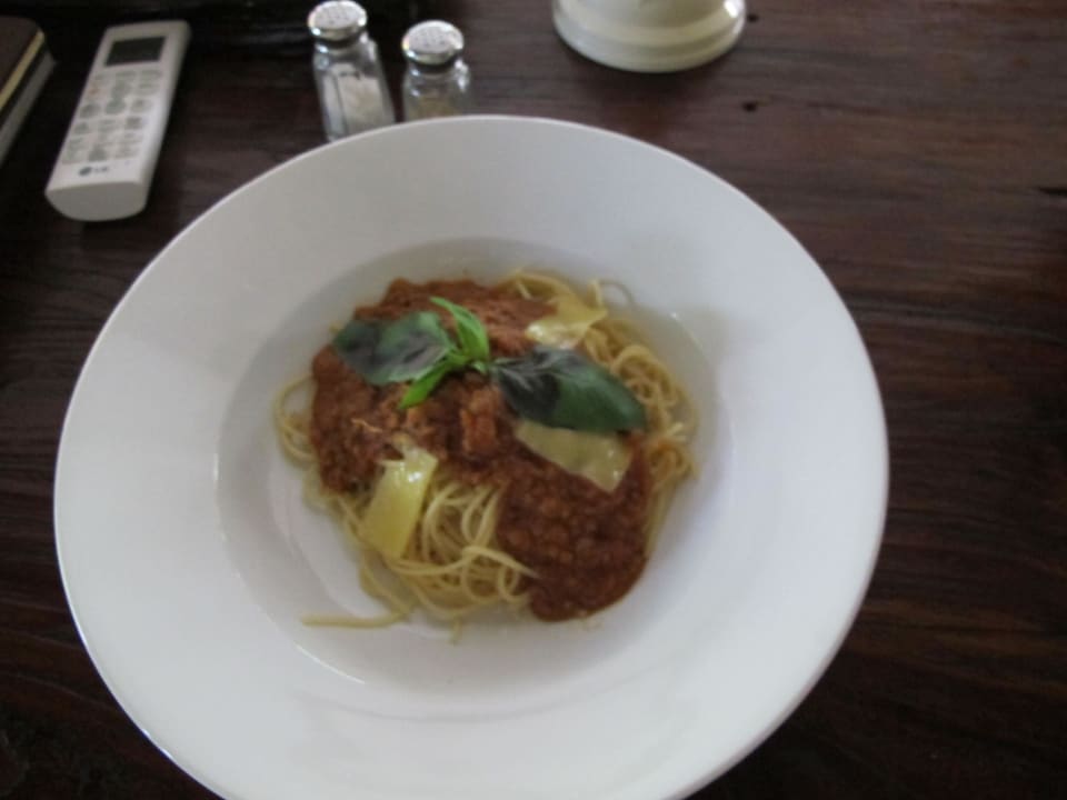 Spaghetti Bolognaise vom Roomservice The Ubud Village Resort & Spa