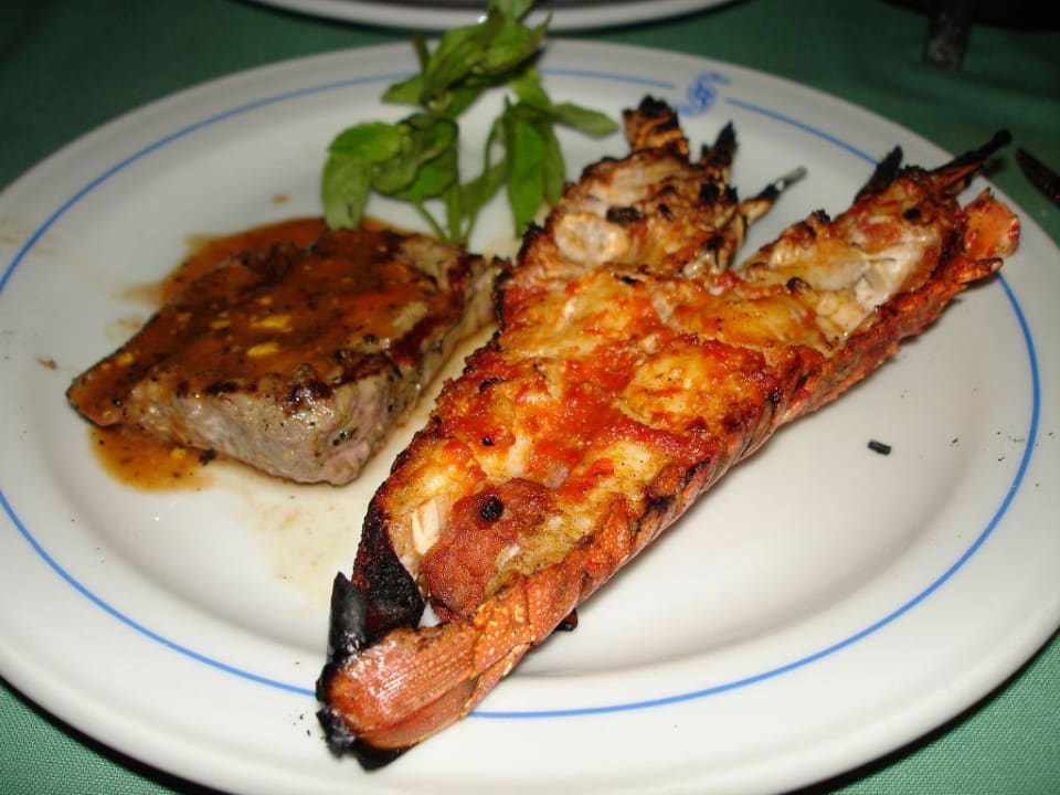 Lobster beim Stranddinner Griya Santrian Beach Resort & Spa