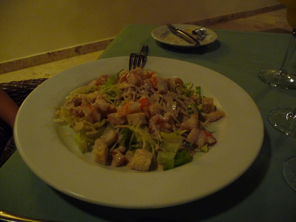 Salat im Seaside Secrets Royal Beach Punta Cana - Adults only