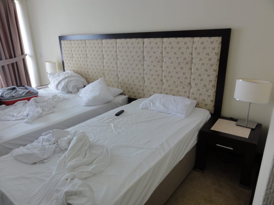 Doppelbett mit neuen Matratzen Asteria Collection Side