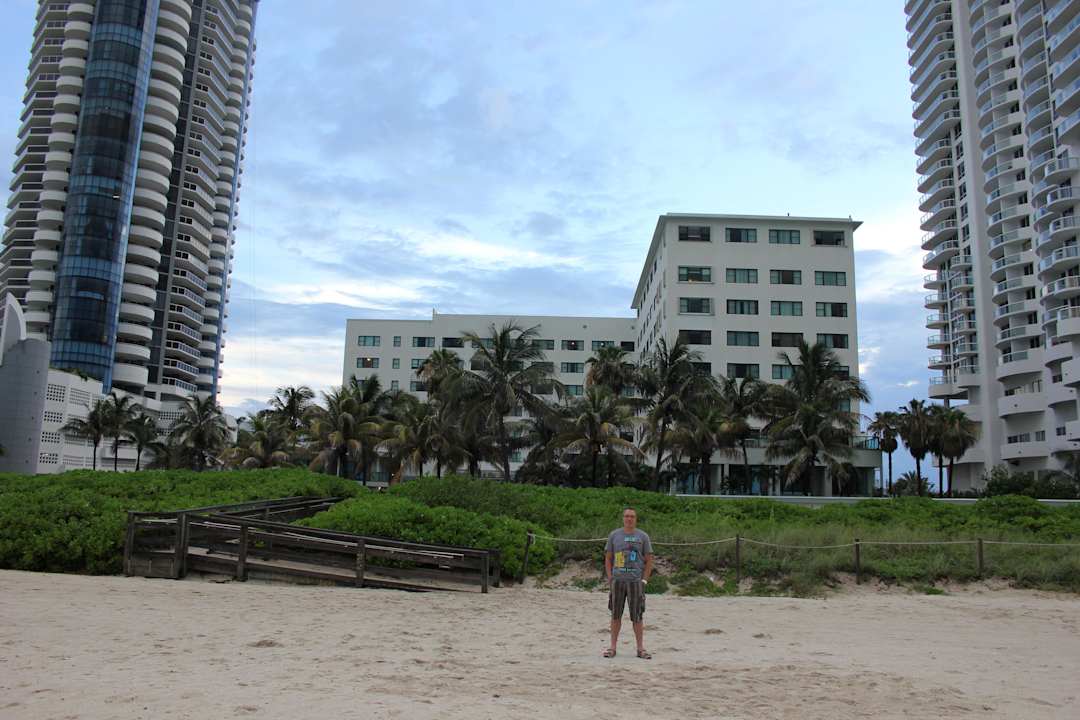 Das Hotel vom Strand aus Casablanca on the Ocean - East Tower