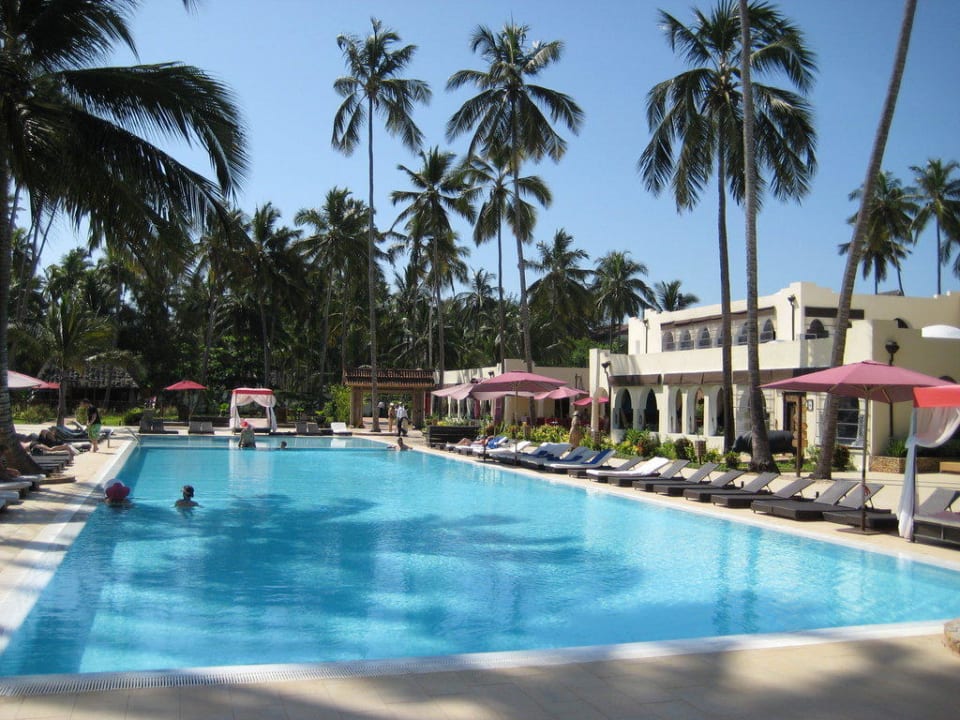 Pool TUI Blue Bahari Zanzibar